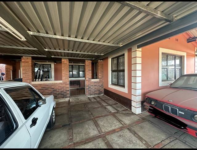 3 BEDROOM FREESTANDING FOR SALE IN EASTWOOD